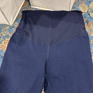 Navy Zella maternity leggings, size large